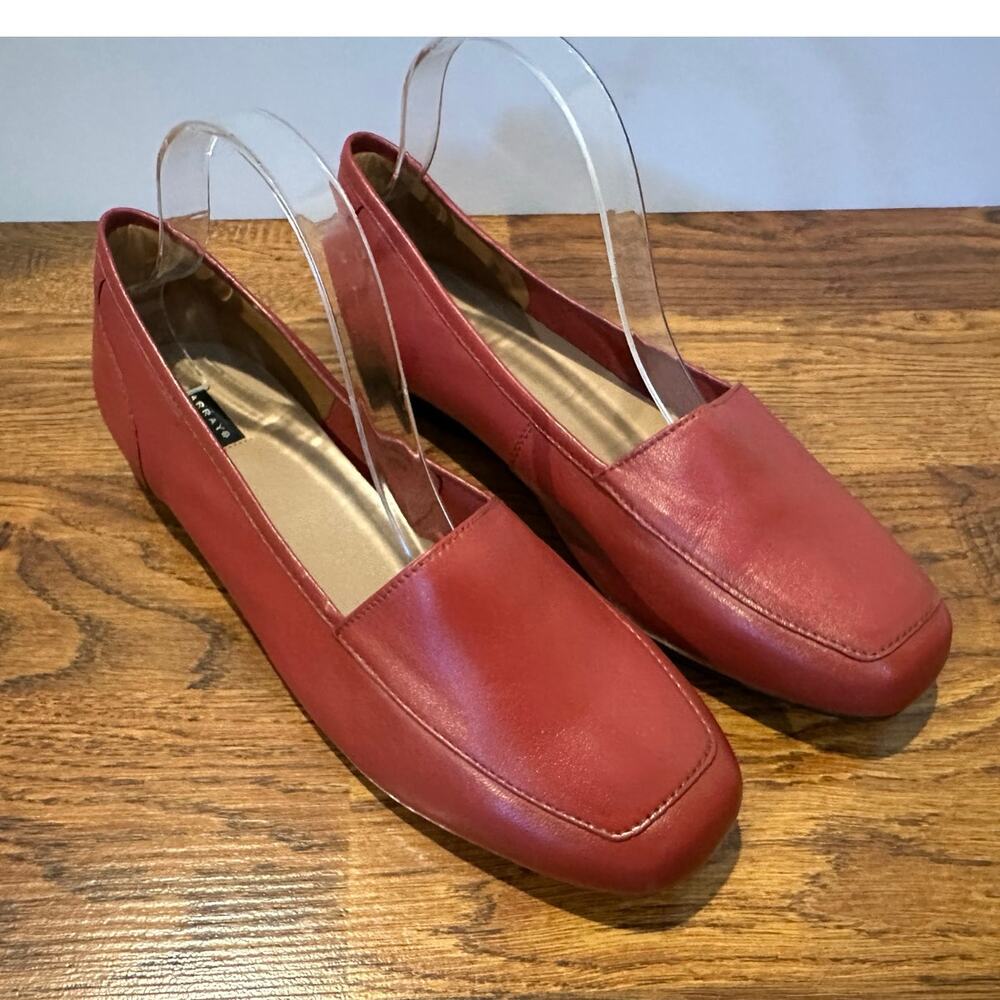 Array Freedom Square Toe Leather Loafers Women’s 9W Red Comfort Classic Shoes